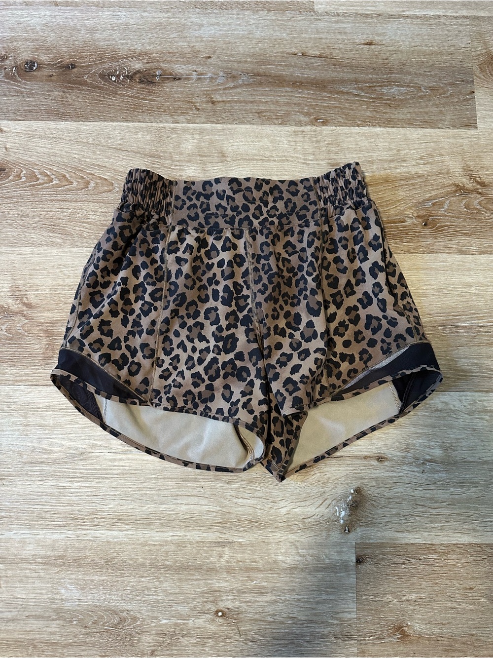 Lululemon Hotty Hot HR Lined Shorts 4”